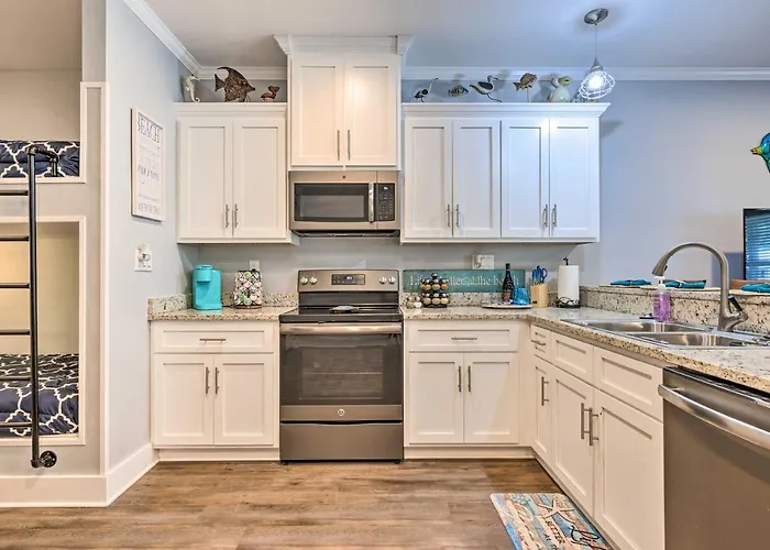 Dauphin Island Retreat 2 Blocks To Beach!