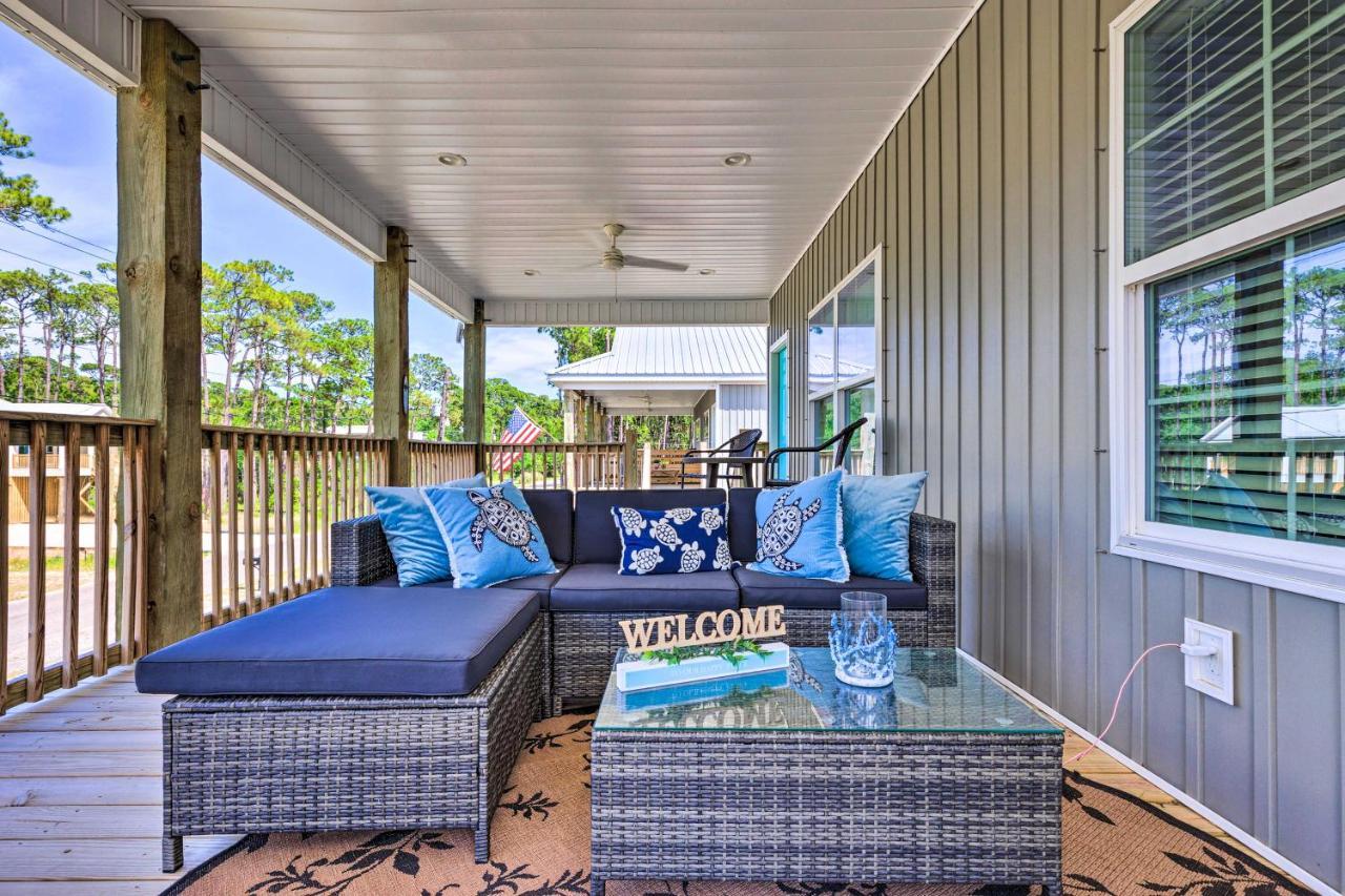Apartment Retreat 2 Blocks To Beach! *