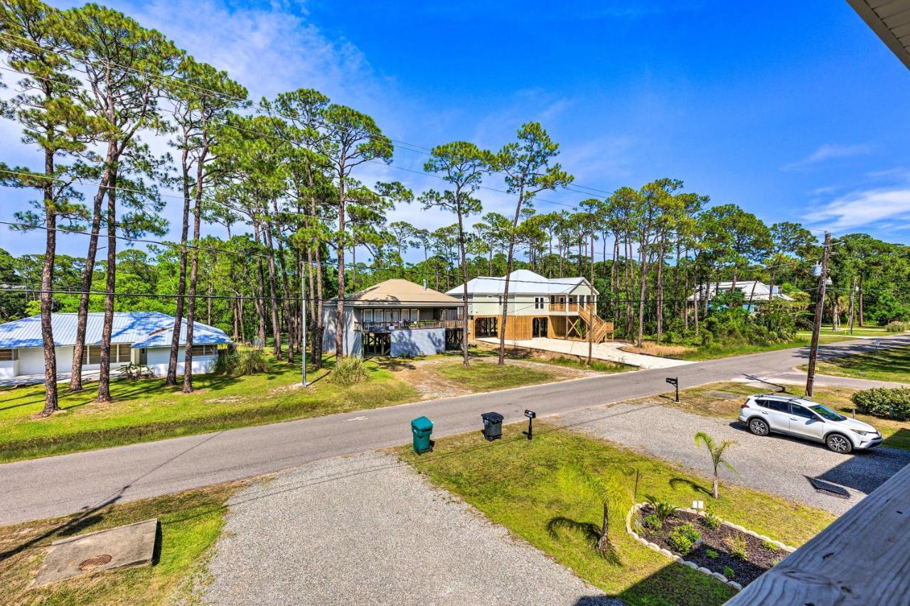 Apartment Retreat 2 Blocks To Beach!