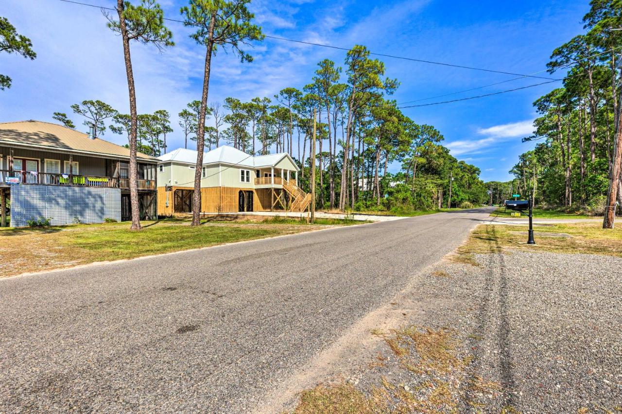 Retreat 2 Blocks To Beach! Apartment Dauphin Island